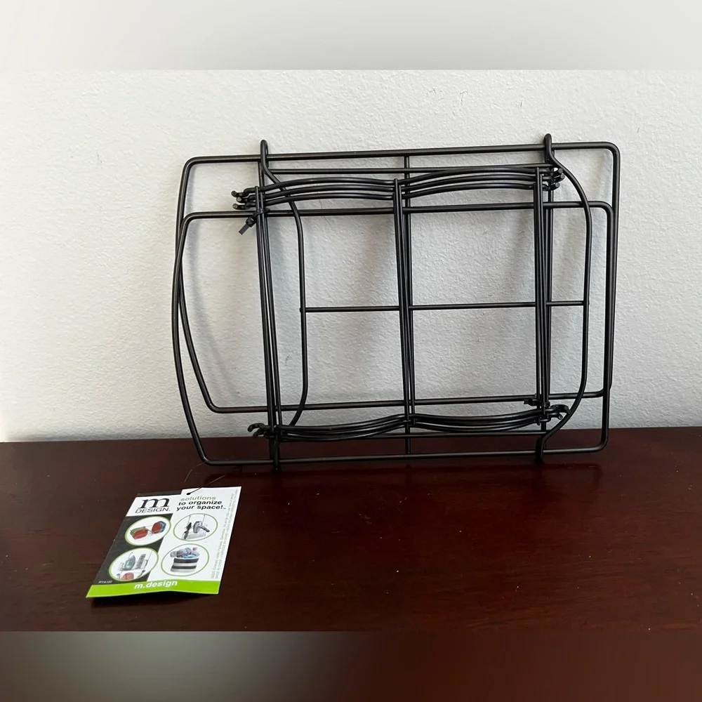 Collapsible metal bottle rack